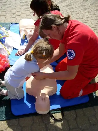 szkolenie pierwszej pomocy dzieci instruktor bls resuscytacja akademia pierwszej pomocy kursy pierwszej pomocy